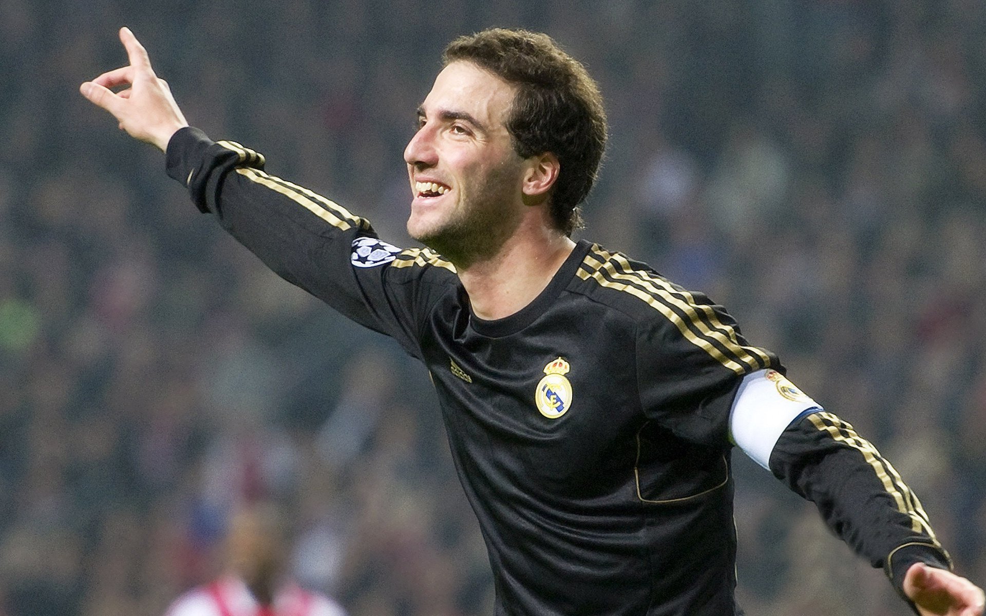 爱游戏娱乐-热刺对阵阿斯顿维拉，凯恩是否能继续稳定发挥？，热刺vs维特斯